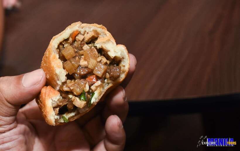 Manila: Guided Food Tour of Binondo with Tastings - Handmade dumplings in the small lanes