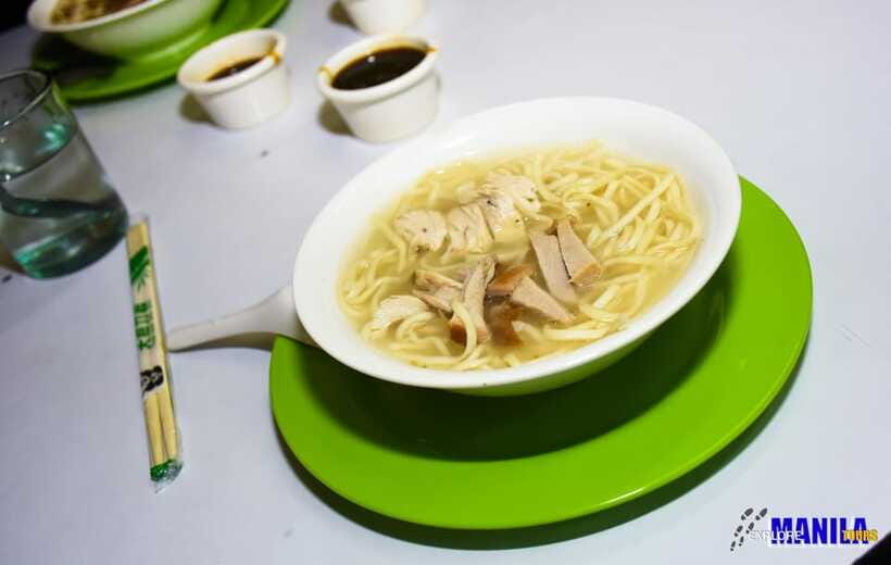 Manila: Guided Food Tour of Binondo with Tastings - Small streets, local stories, and the role of the guide