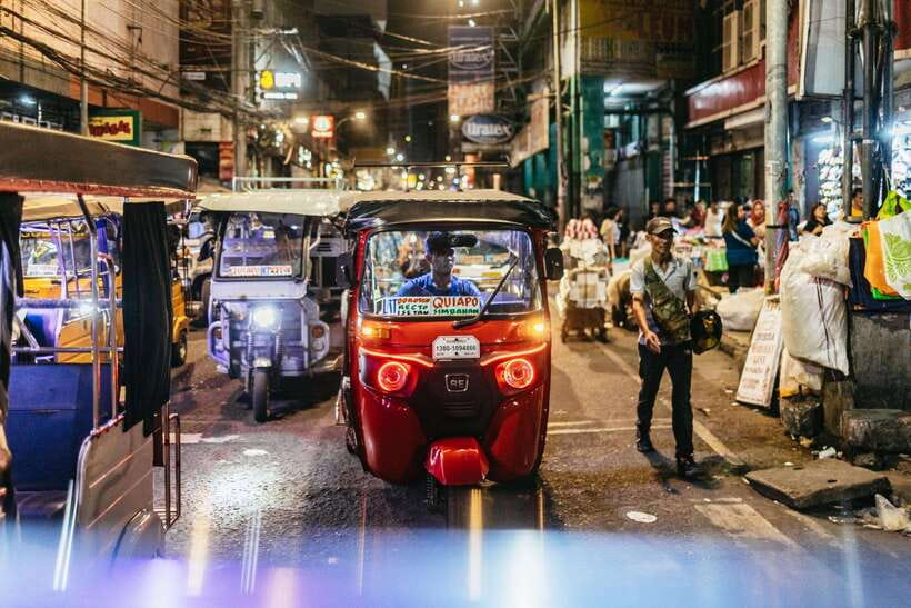 Manila: Guided Night Market Experience - A Rooftop View Or Nighttime Finish