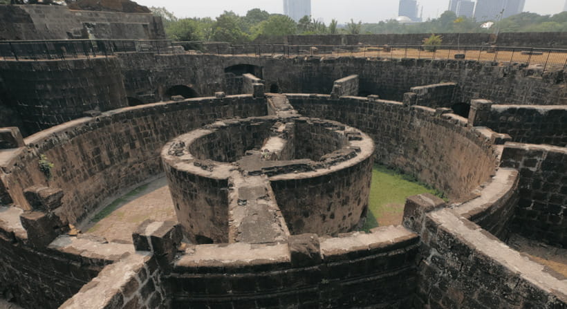 MANILA HALF-DAY TOUR (4HRS) - Fort Santiago: the tour’s strongest historical stop