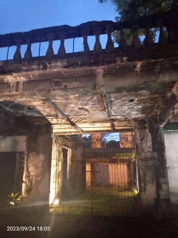 Manila: Intramuros Tour ( Dark) - Saint Agustin Church and survival through changing eras