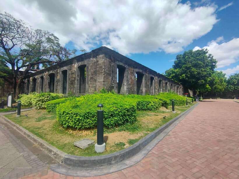 Manila: Rich History of Intramuros Private Tour - San Agustin Church Museum and Casa Manila
