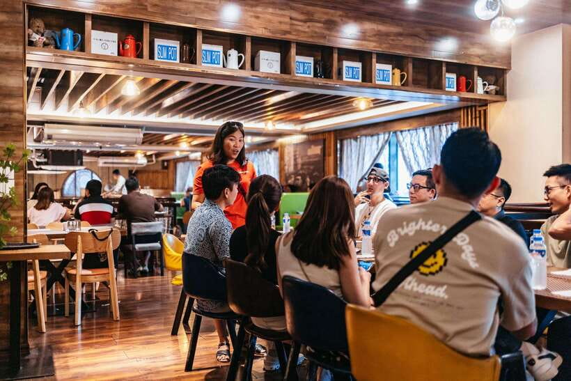 Manila: Street Food and Drinks Walking Tour with Tastings - How much food and walking should you expect?