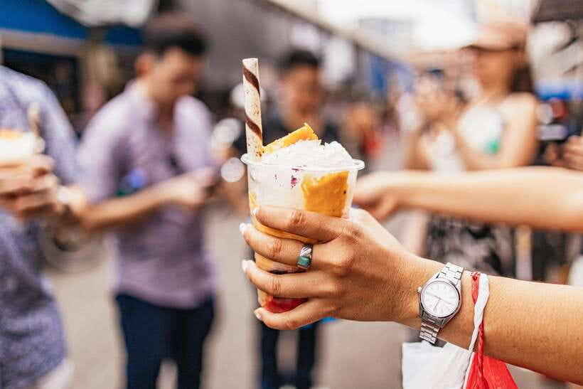 Manila: Street Food and Drinks Walking Tour with Tastings - Group size, guides, and the feel of the outing