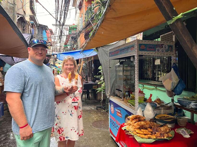 Manila Tour: Tondo Manila and Divisoria Market - Trying street food and Filipino coffee