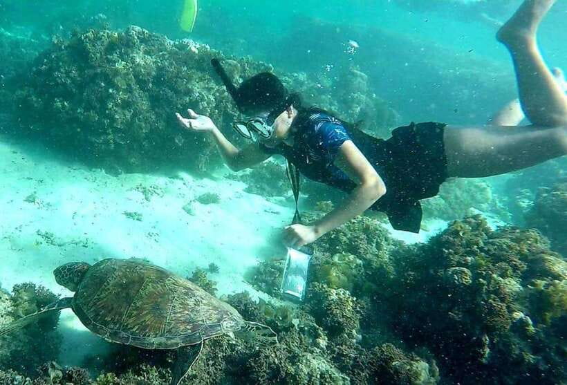 Moalboal: Pescador Island Hopping Adventure and Sardine Run - The boat ride to Pescador Island