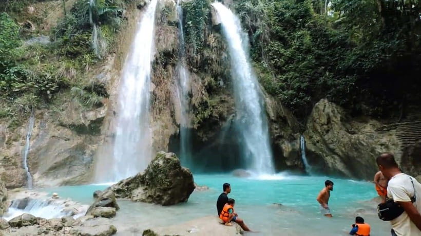 Oslob: Whaleshark Swimming, Inambakan Falls & Moalboal Tour - The 3:00 AM pickup and the long road south