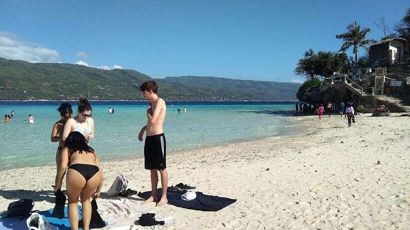 Oslob: Whaleshark Watching, Tumalog Falls & Sumilon Island - Who should book this experience?