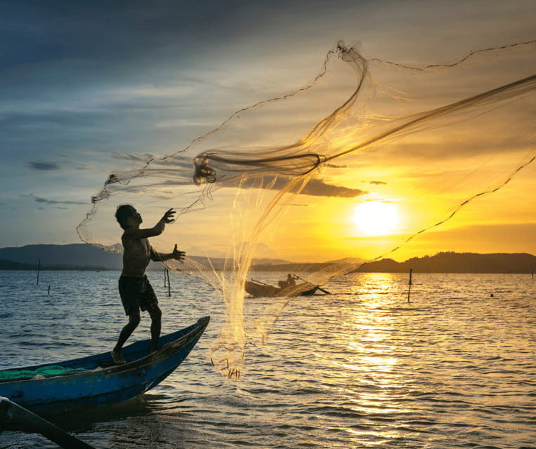 PALAWAN: El Nido Fishing Tour with Local Fishermen PRIVATE - Grilled lunch beside a small island