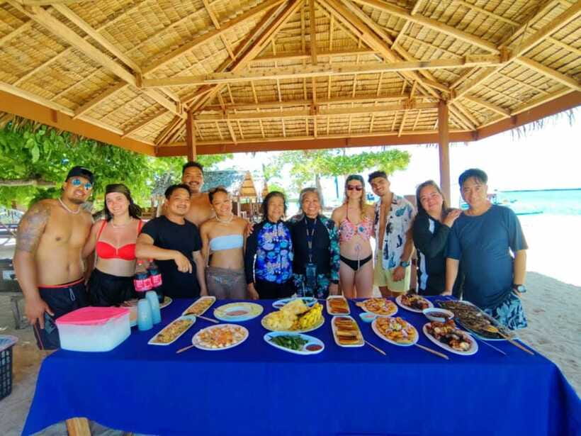 Palawan: Honda Bay Island Hopping Cruise - Starfish Island and the first swim