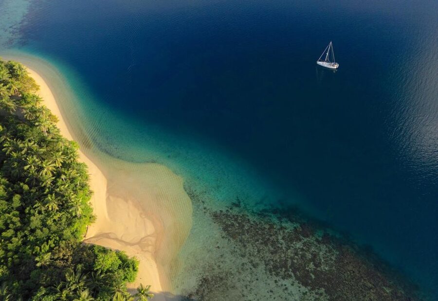 Palawan: Private Sailing Yacht Cruise in El Nido - Lunch on the boat near Malpacao