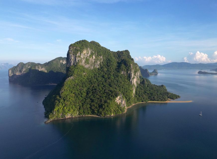 Palawan: Private Sailing Yacht Cruise in El Nido - Snorkeling, swimming, and small-boat access