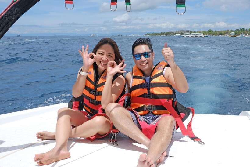 Panglao: Solo or Tandem Parasailing Experience near Alona - What the $55 price really buys you