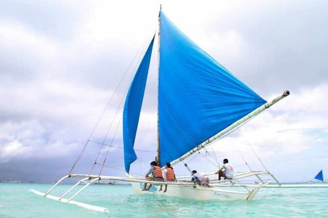 Paraw Sailing Day Tour - Setting out from Astoria Boracay at Station 1