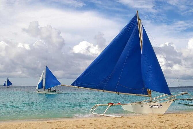 Paraw Sailing Day Tour - The open-water views and the quiet middle of the trip