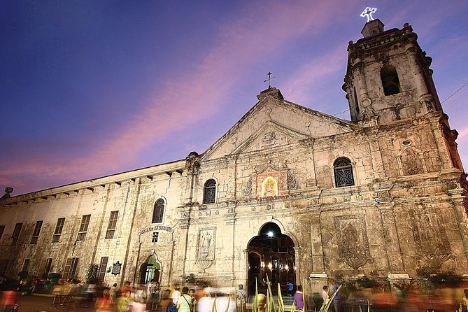 Private Cebu & Lapu-Lapu City Tour with Uphill Spots & Lunch at House of Lechon - Heritage details at the monument and Yap-Sandiego house