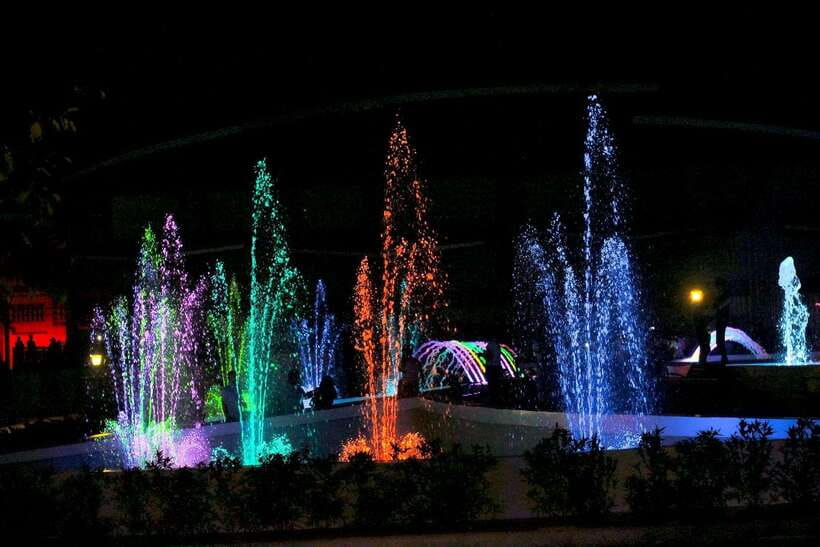 Puerto Princesa: Balayong People's Park with Dinner and Show - Seeing Balayong People’s Park after dark