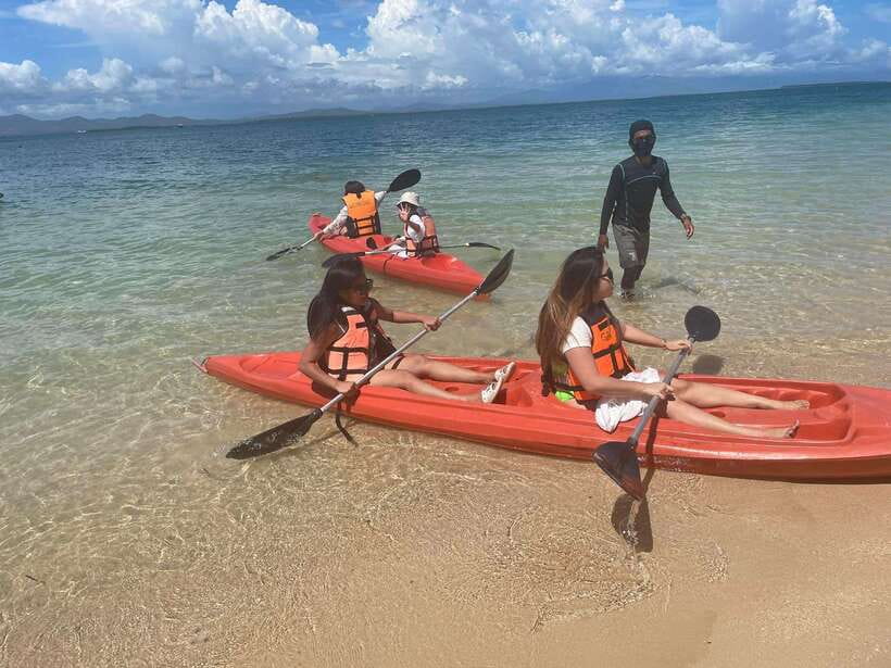 Puerto Princesa: Honda Bay Tour with Lunch - Luli Island and its flag-lined sandbar