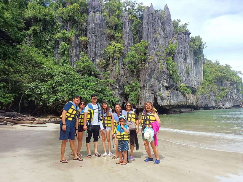 Puerto Princesa Palawan: Underground River with Lunch - The 7 AM pickup and the ride through Palawan
