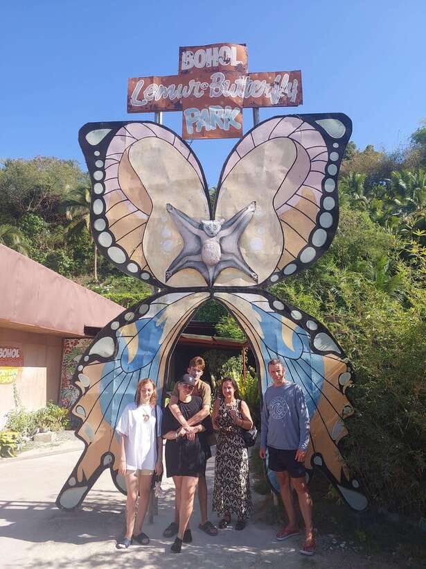 Sardines, chocolate hills, tarsiers, ATV,floating restaurant - Whale shark viewing and sardine snorkeling are not the same stop