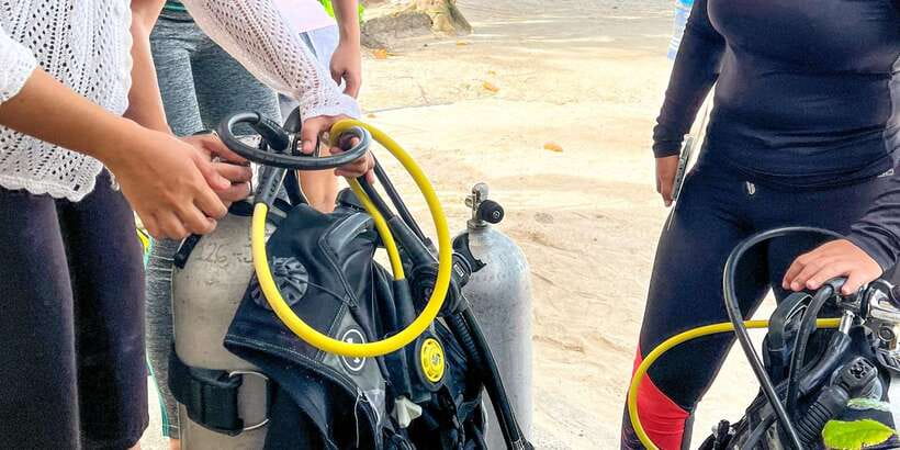 Scuba Diving in Boracay: SSI Basic Diver for Beginners - My Booking Advice