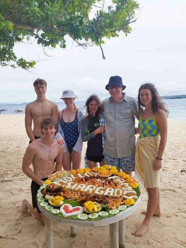 Siargao:Tri Island Hopping Naked Island, Daku, Guyam w/Lunch - Key points to know before you go