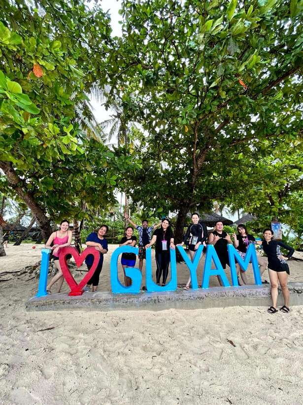 Siargao:Tri Island Hopping Naked Island, Daku, Guyam w/Lunch - Packing for sand, sun, and simple facilities